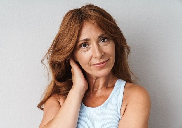 Цвет волос может сделать моложе любую женщину